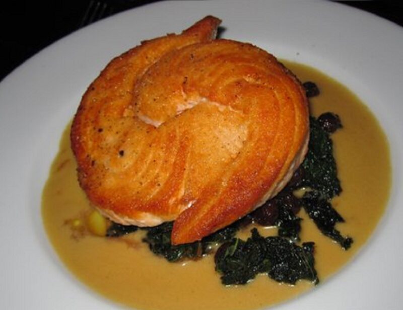 Salmon Flowers in Lemon Sauce