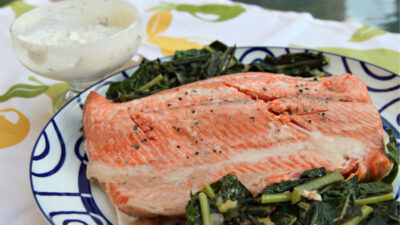 Salmon with kale and yogurt-horseradish sauce