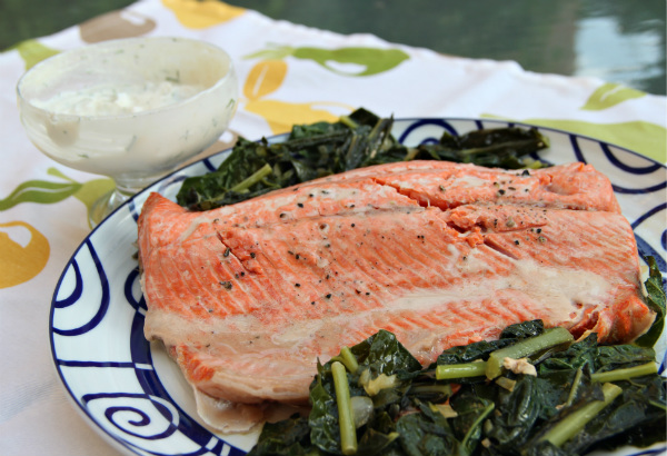 Salmon with kale and yogurt-horseradish sauce
