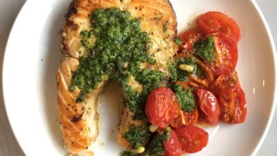 Salmon steaks with Pesto Garnish