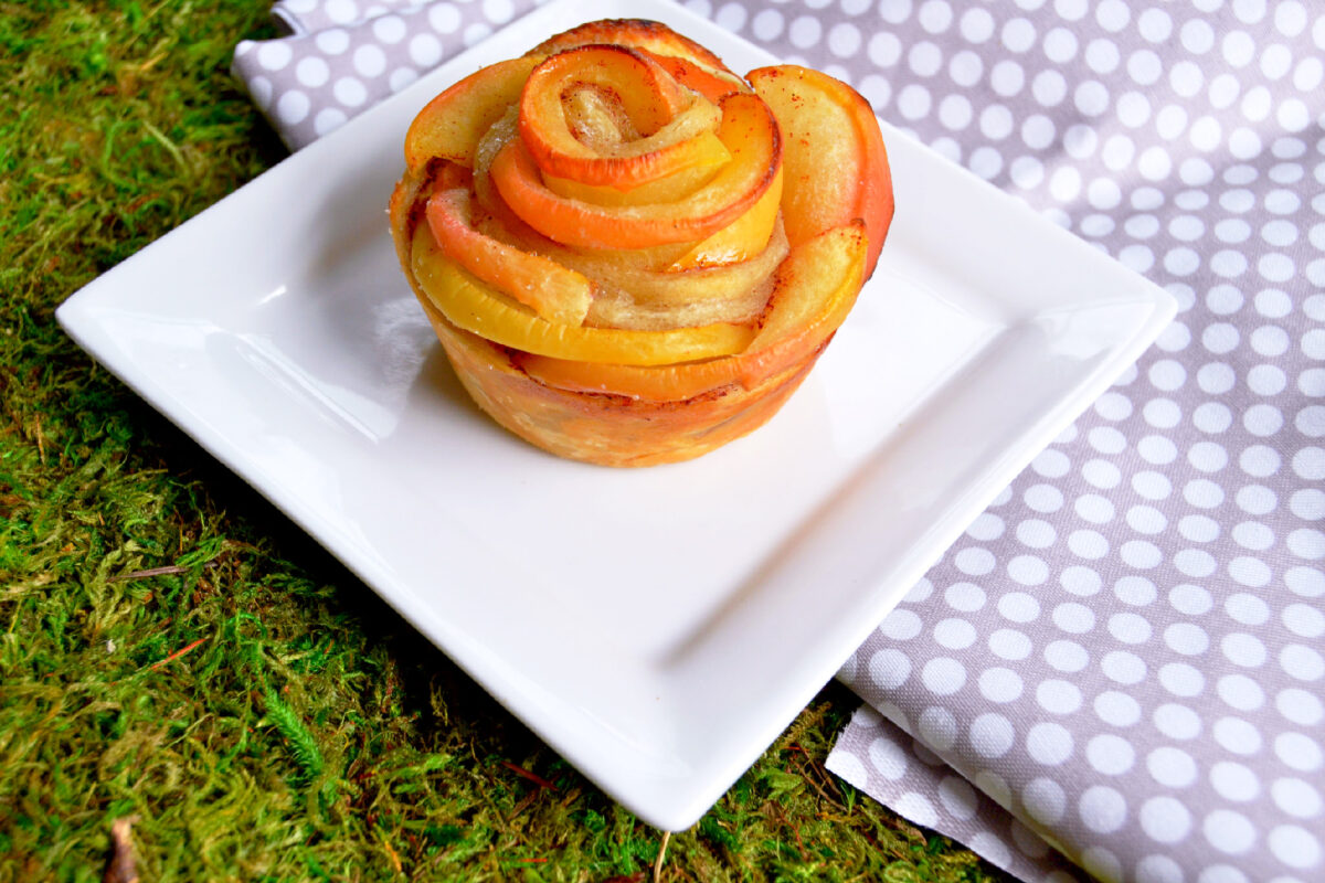 Apple and honey rosette