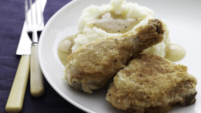 Southern Fried Chicken with Mashed Potatoes and Gravy