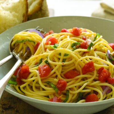 Spaghetti with Tomato and Basil