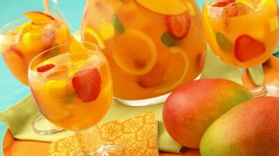 Sparkling Mango Strawberry Sangria (Non-alcoholic)