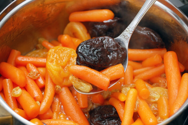spiced carrots with apricot