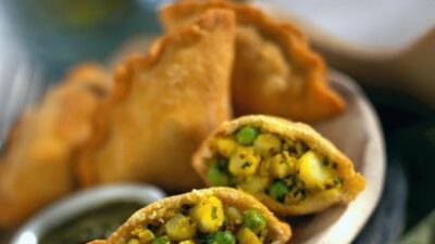 spicy potato samosas
