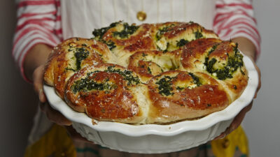 SPINACH AND FETA STUFFED CHALLAH