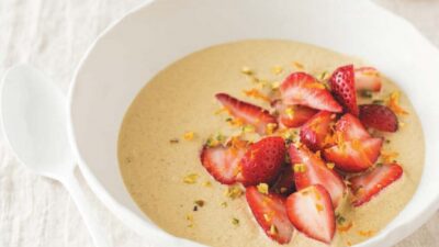 STRAWBERRIES WITH PISTACHIO CREAM