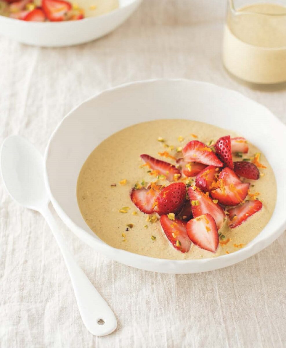 STRAWBERRIES WITH PISTACHIO CREAM