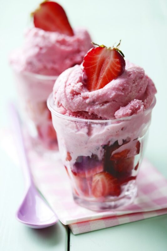 strawberry cream cheese ice cream
