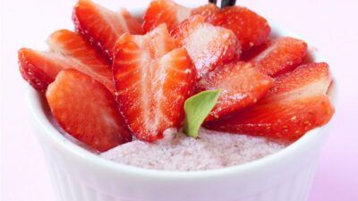 strawberry-panna-cotta