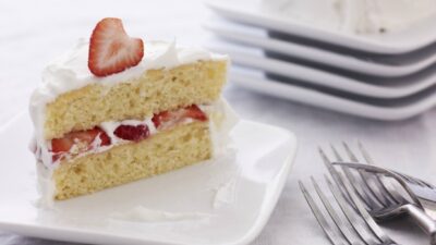 strawberry shortcake with coconut frosting