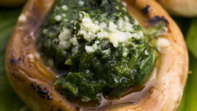 stuffed mushrooms with blue cheese