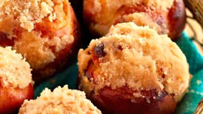 sweet challah with streusel topping