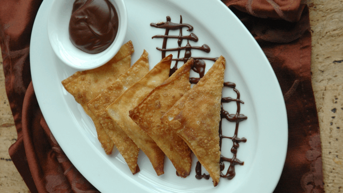 sweet dessert wontons