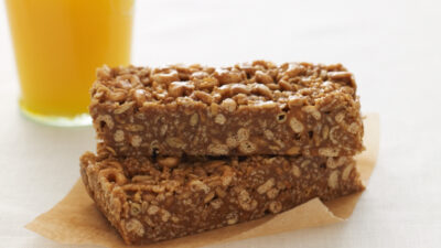 Sweet Peanut Butter Cereal Bars