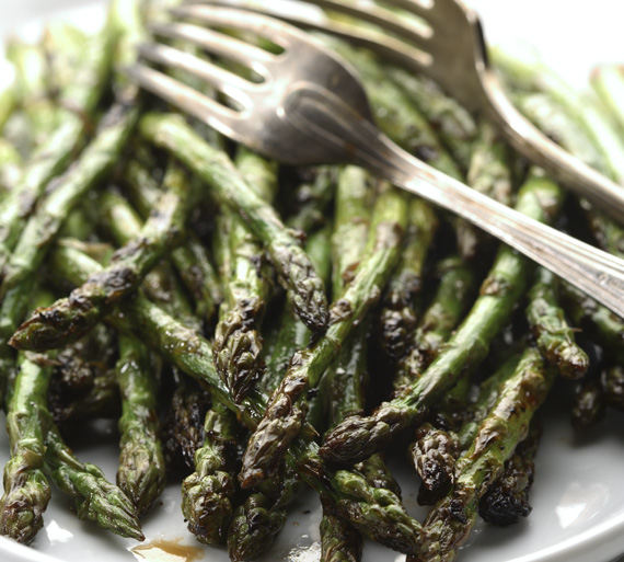 tangy grilled asparagus