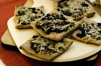 Tapenade Pizza Minis