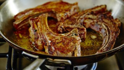 Lemon-Pepper Lamb Chops with Mango Chutney