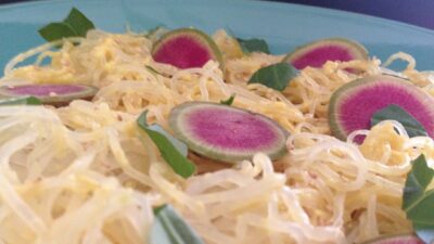 Kelp and Jicama Noodle Salad with Turmeric-Turnip Dressing