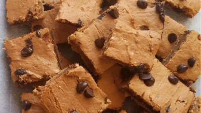 FLOURLESS CHICKPEA BLONDIES
