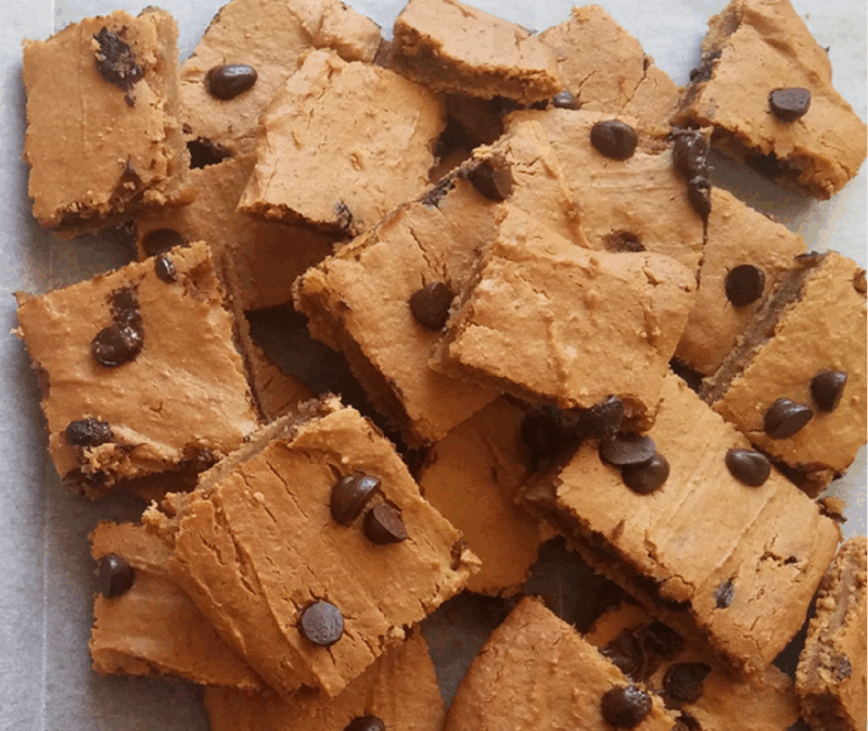 FLOURLESS CHICKPEA BLONDIES