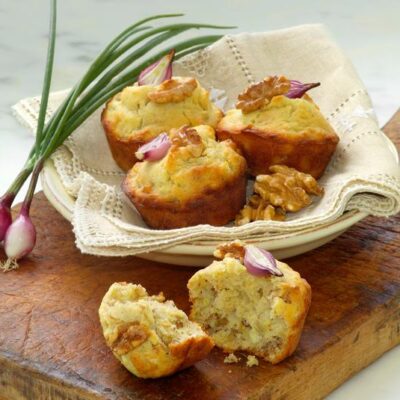 Walnut – Onion Muffins