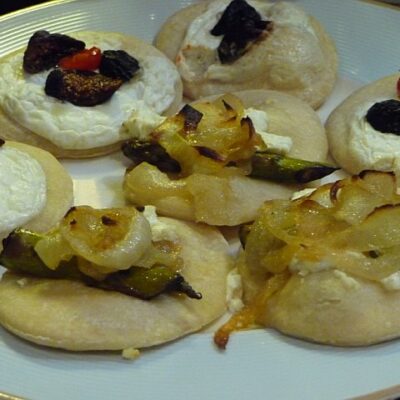 Whipped Ricotta and Fig mini-pizzas