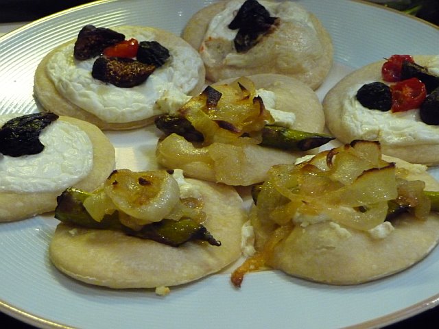 Whipped Ricotta and Fig mini-pizzas