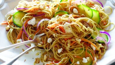 Whole Wheat Spaghetti and Goat Cheese Crumble