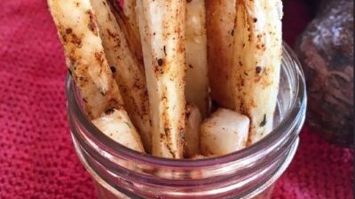 BAKED YUCCA FRIES