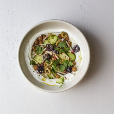 za'atar chickpea yogurt bowl