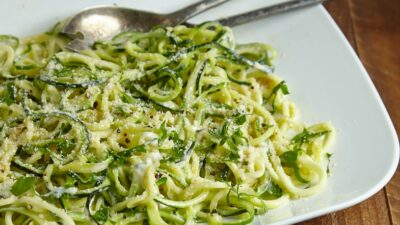 zucchini spaghetti alfredo