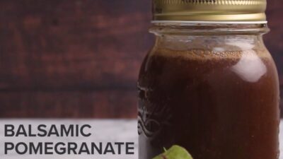 balsamic-pomegranate-salad-dressing
