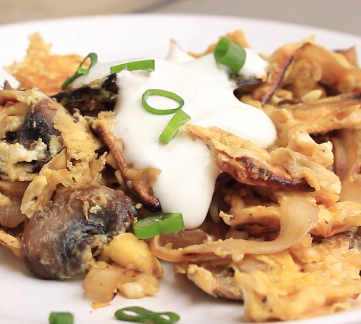 Mushroom and Onion Matzo Brei
