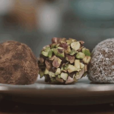 OLIVE OIL AND AMARETTO CHOCOLATE TRUFFLES