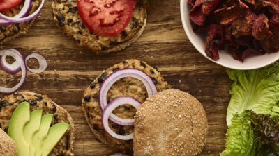 black bean burger with beet chips