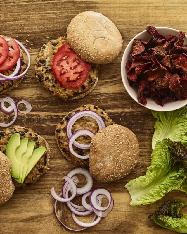 black bean burger with beet chips