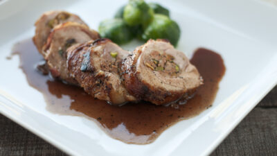 stuffed chicken thighs in wine sauce