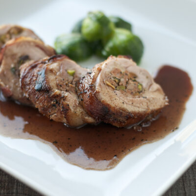 stuffed chicken thighs in wine sauce