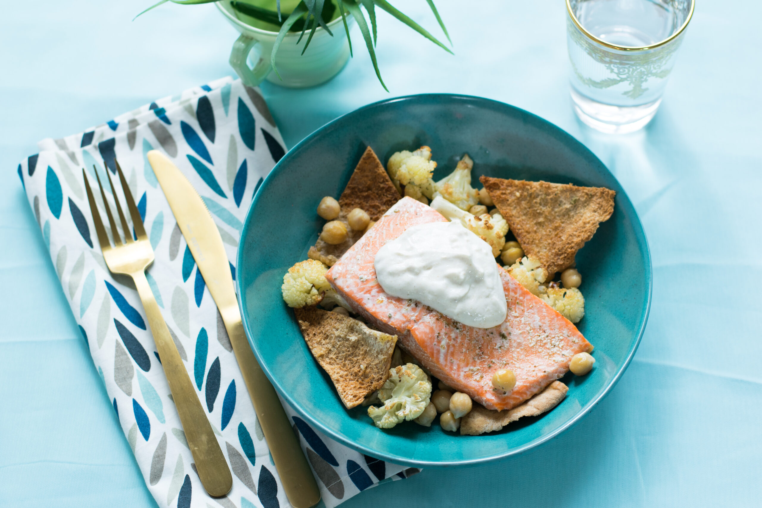 zaatar salmon with Roasted Cauliflower and pita chips