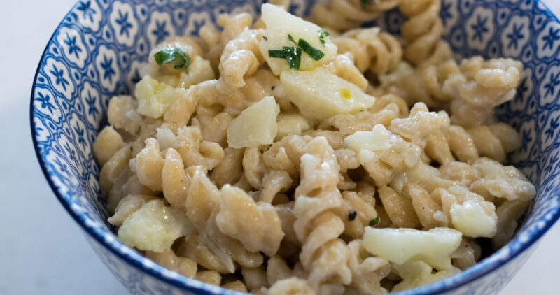 creamy white mac and cheese_1170x617