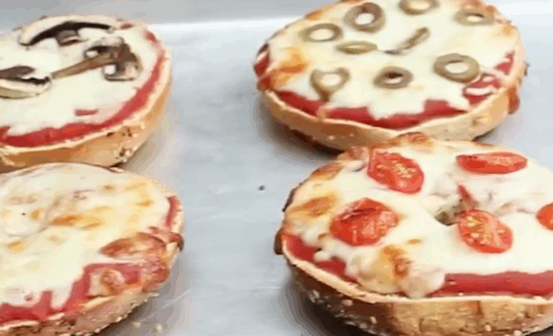 Pizza Bagels
