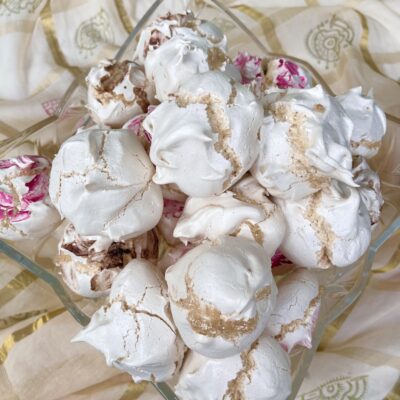Meringues with Mastic