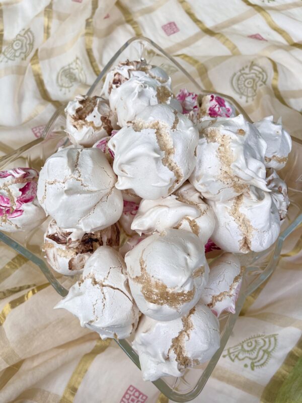 Meringues with Mastic
